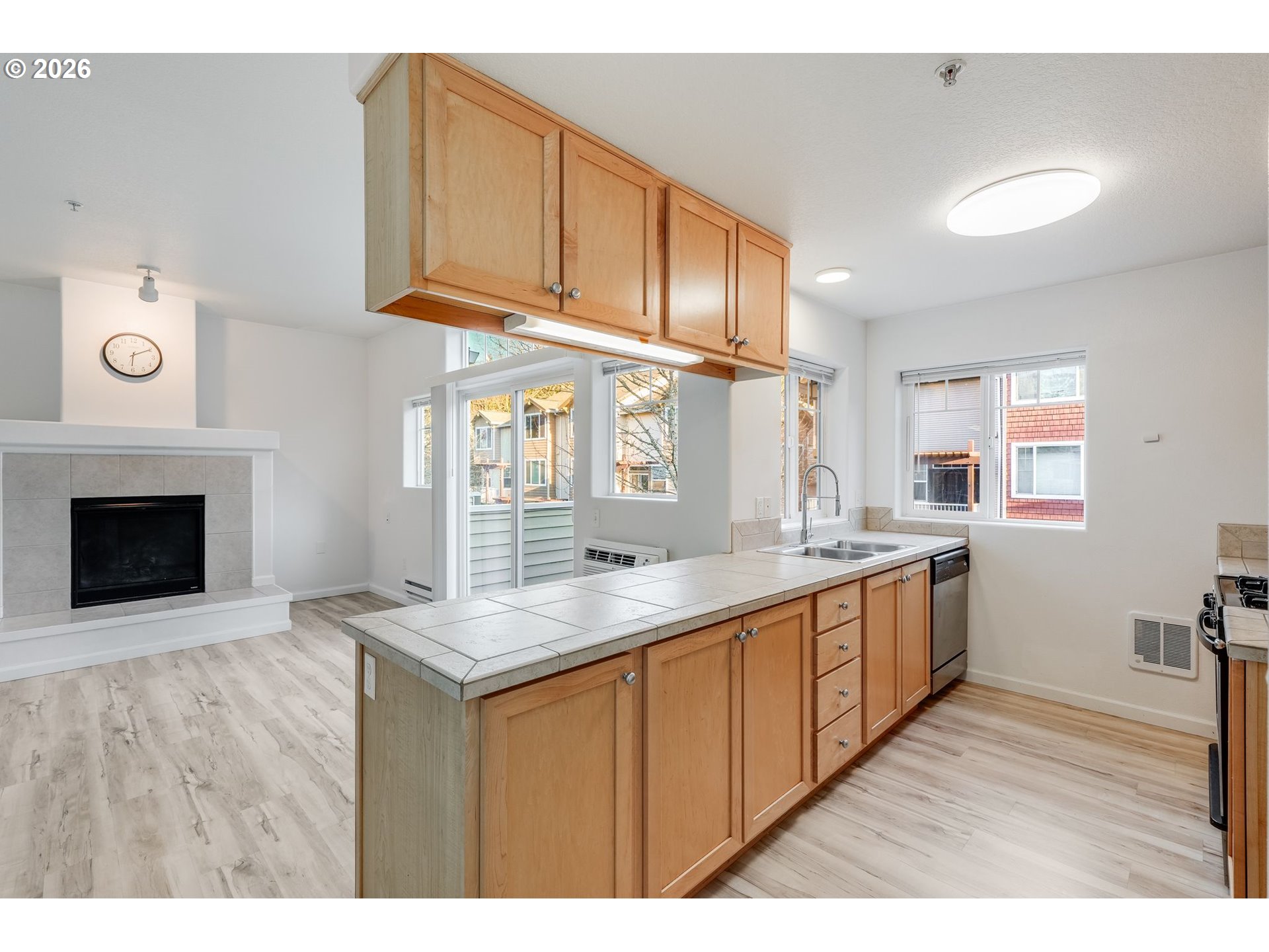 10857 SW CANTERBURY LN #202 Tigard, OR 97224