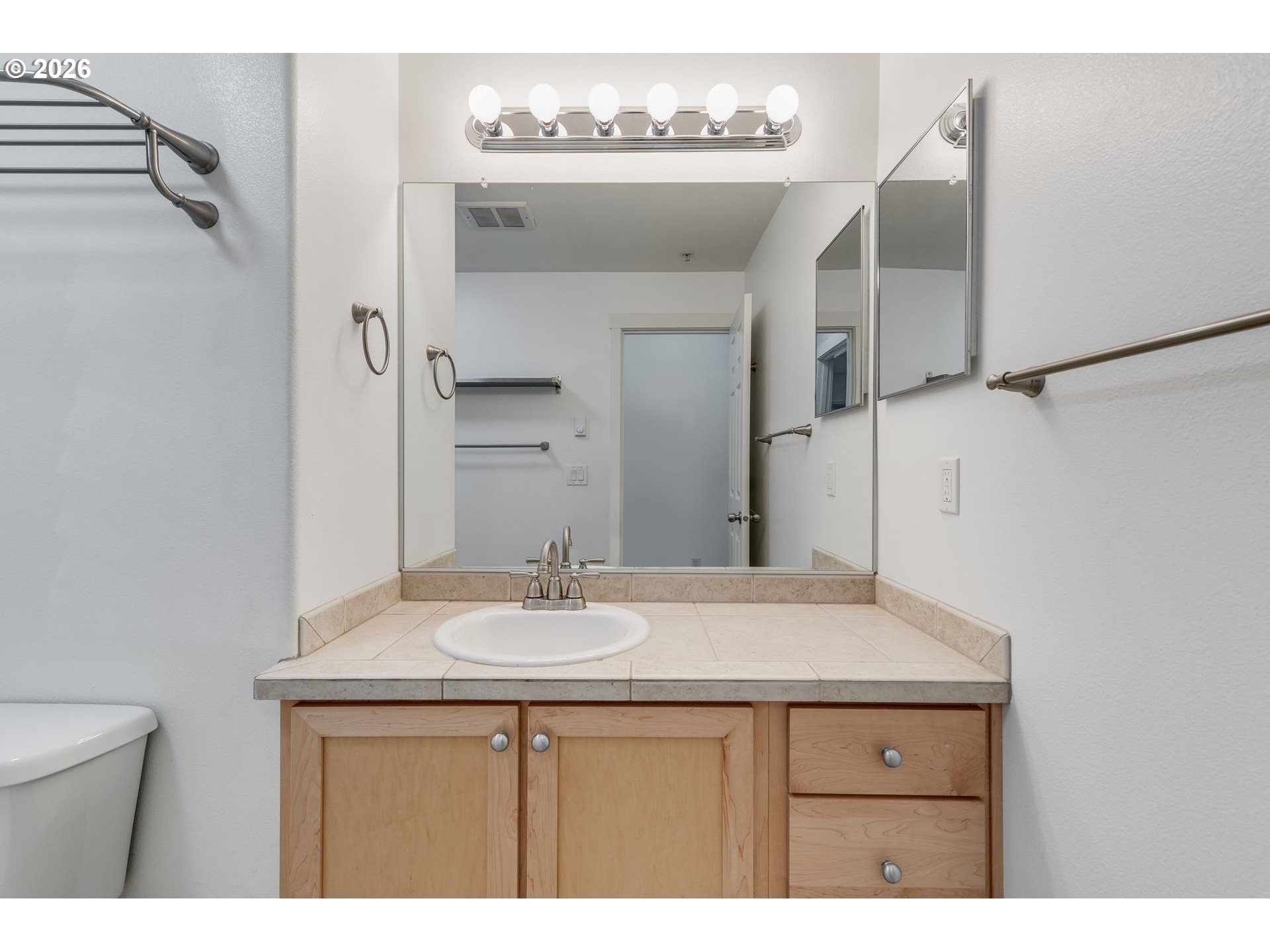 10857 SW CANTERBURY LN #202 Tigard, OR 97224