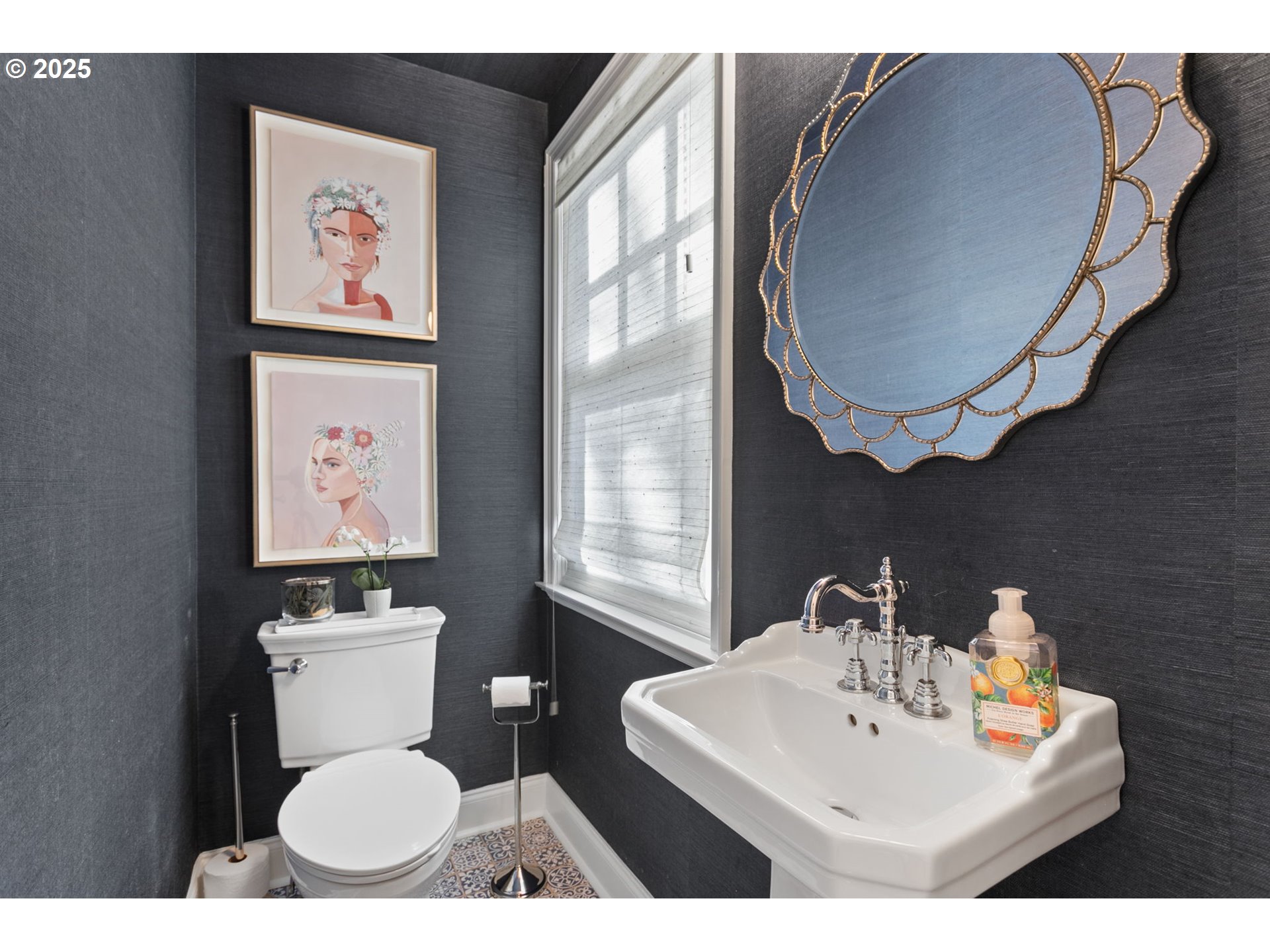 2933 SW FAIRVIEW BLVD Portland, OR 97205