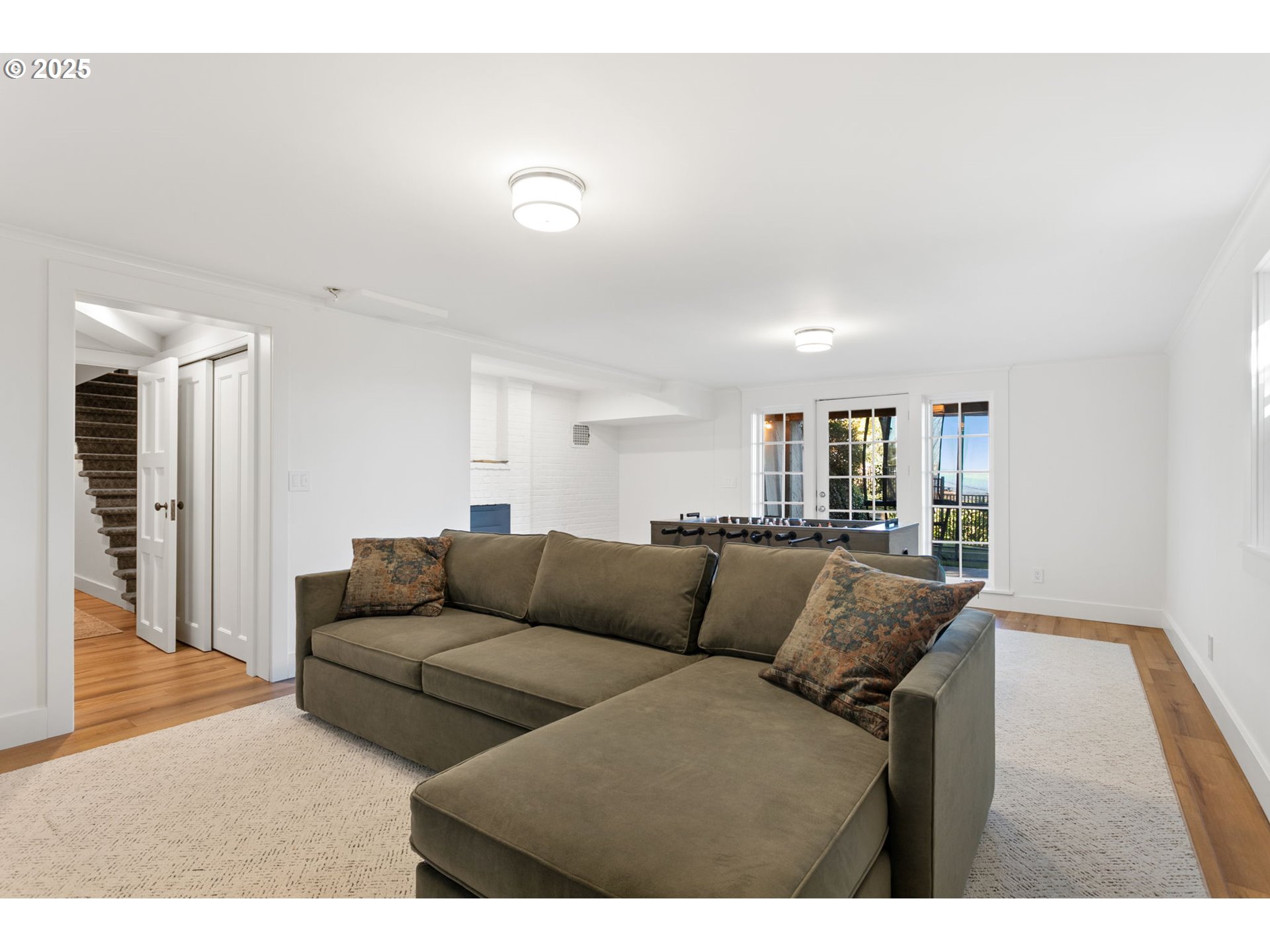 2933 SW FAIRVIEW BLVD Portland, OR 97205