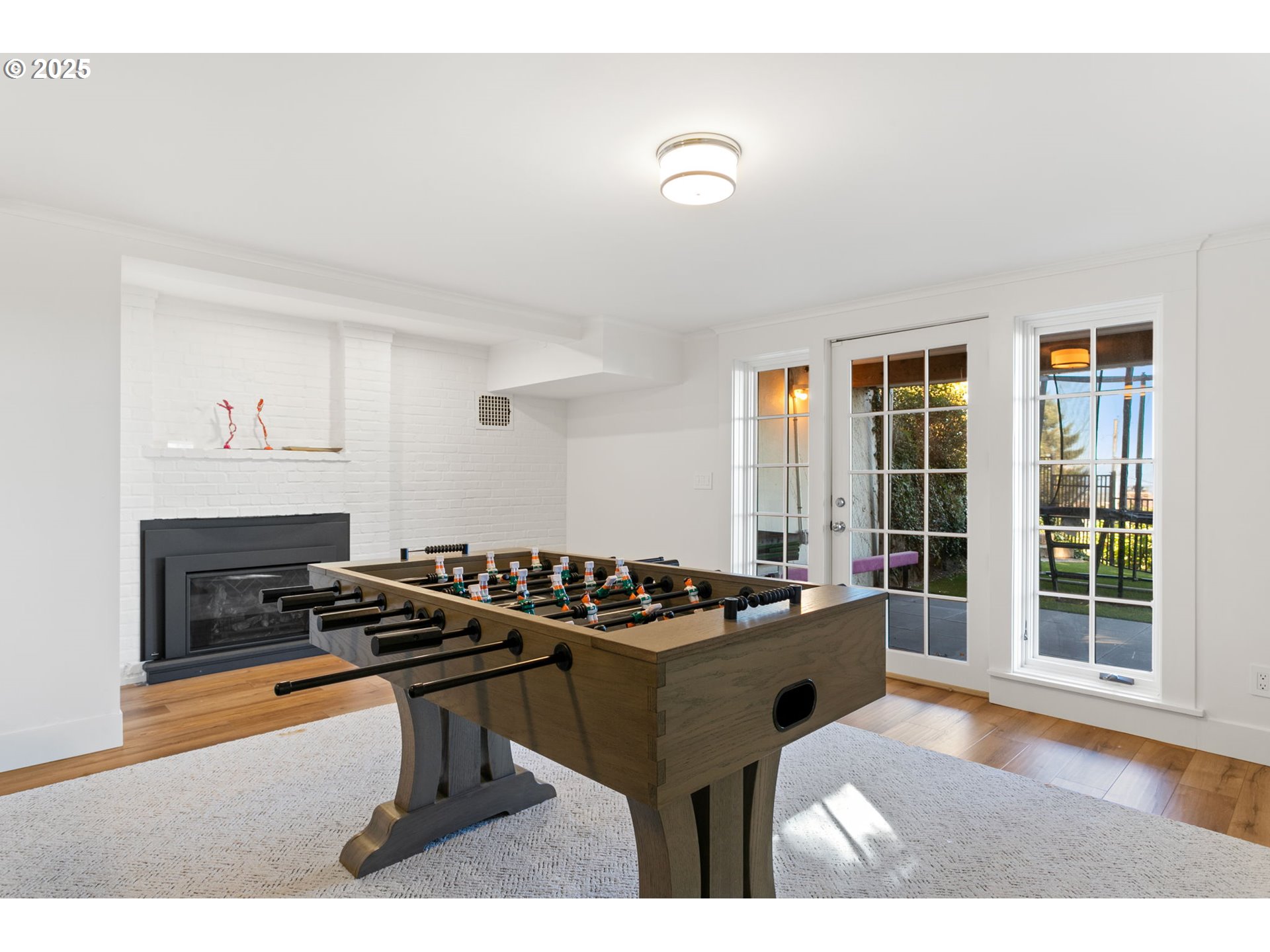 2933 SW FAIRVIEW BLVD Portland, OR 97205