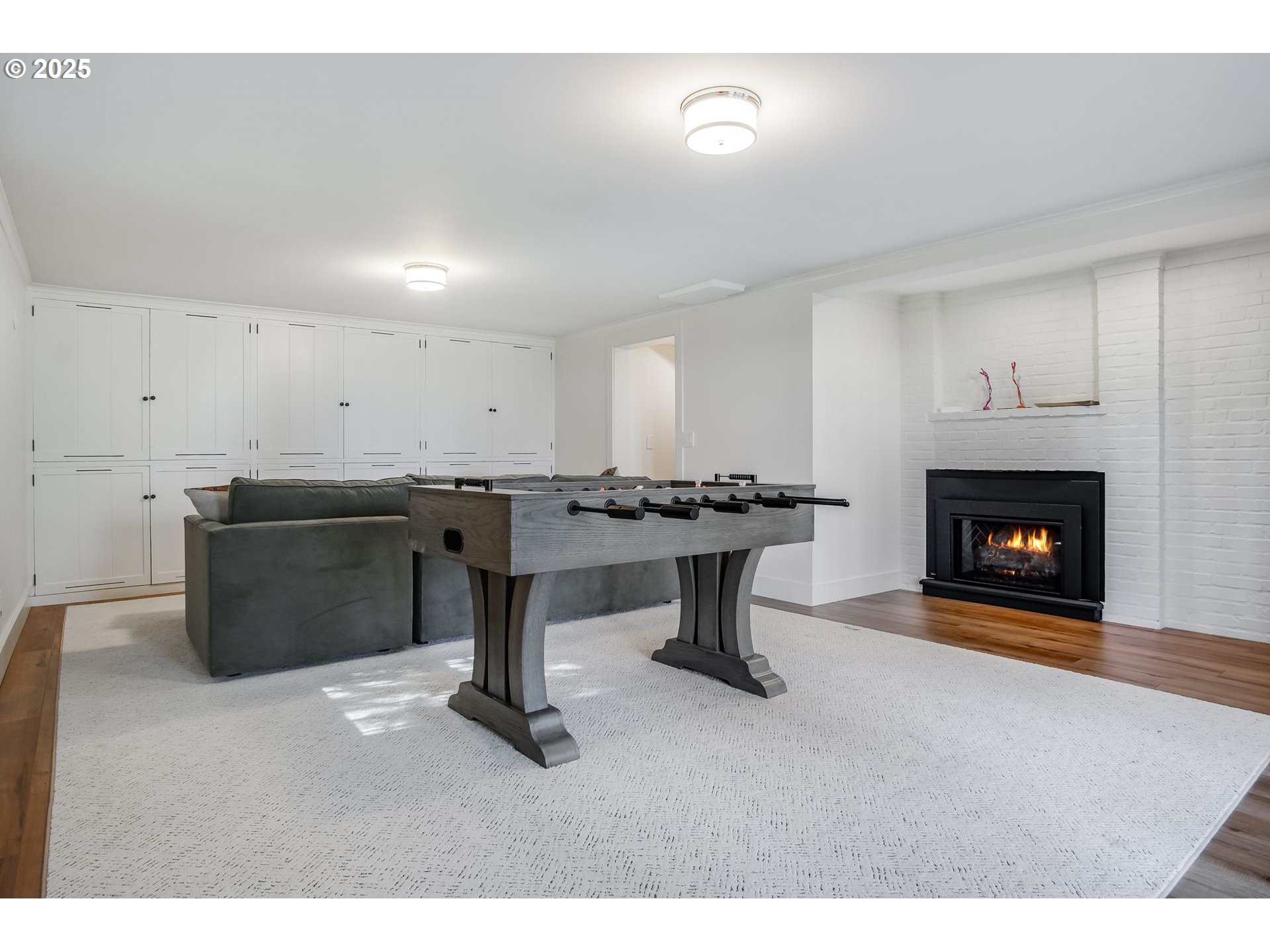 2933 SW FAIRVIEW BLVD Portland, OR 97205