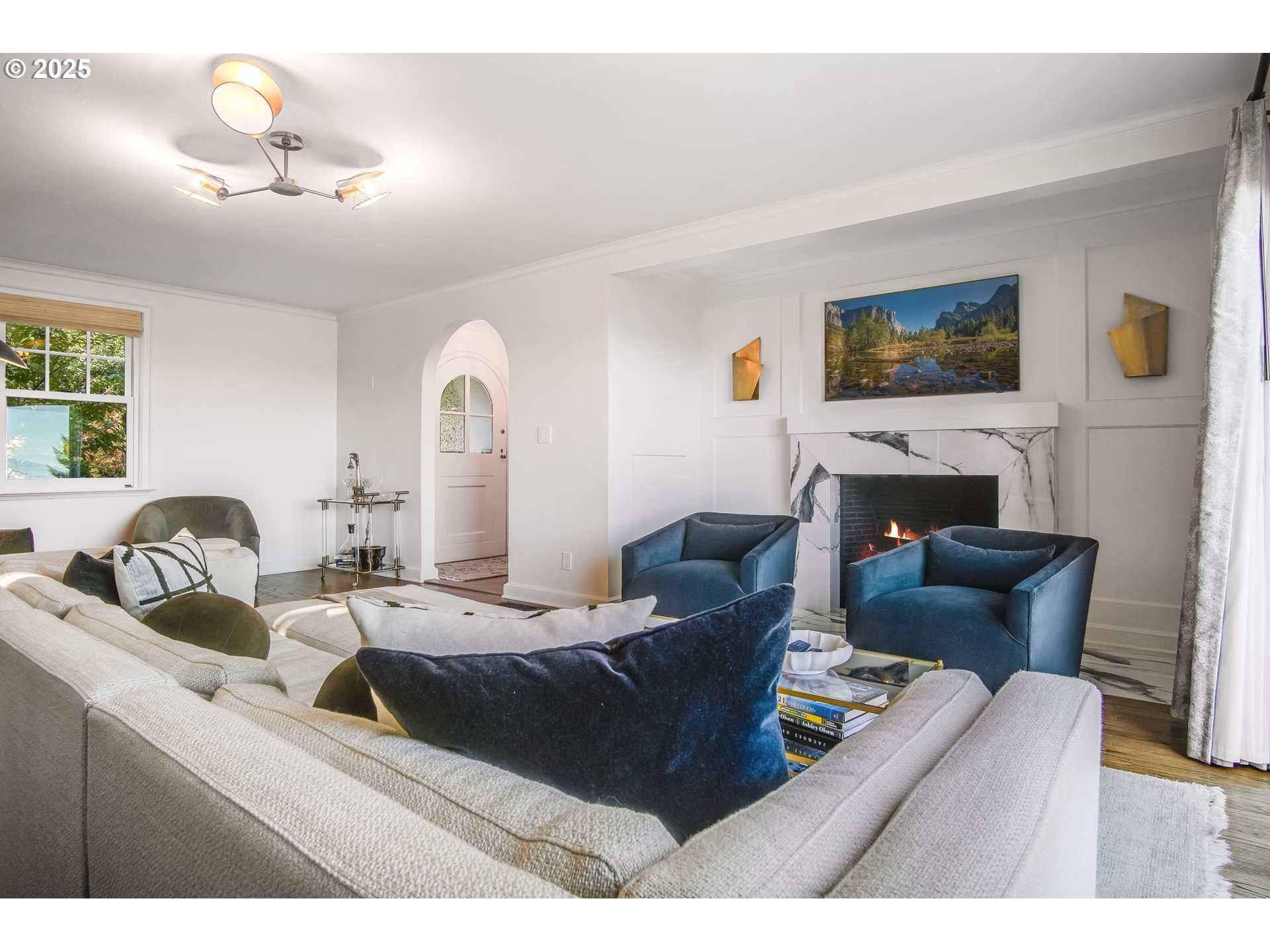 2933 SW FAIRVIEW BLVD Portland, OR 97205